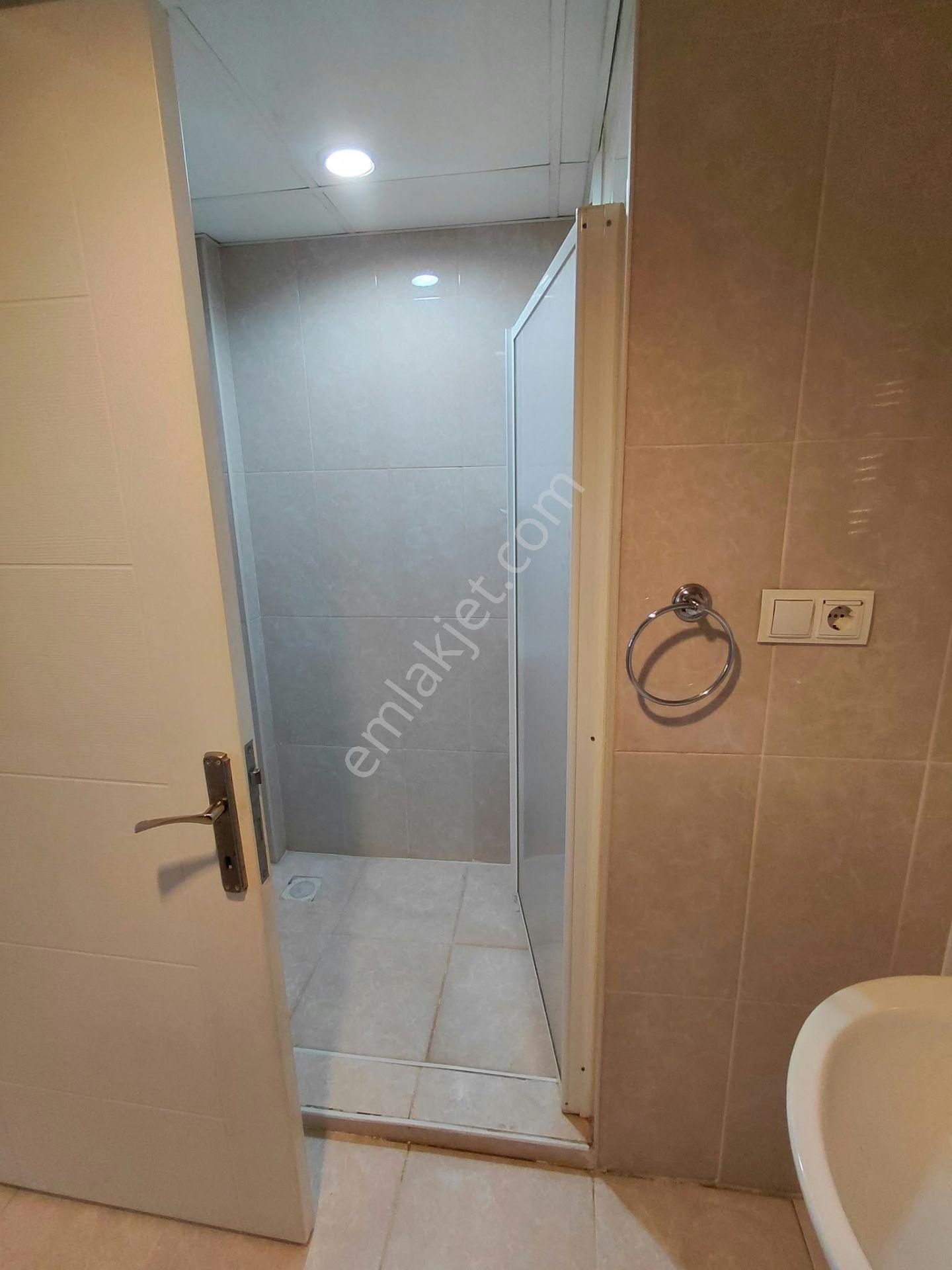 Erenler Mahallesi Balkonlu Geniş 1+1 62 M2 Daire — fotoğraf 8