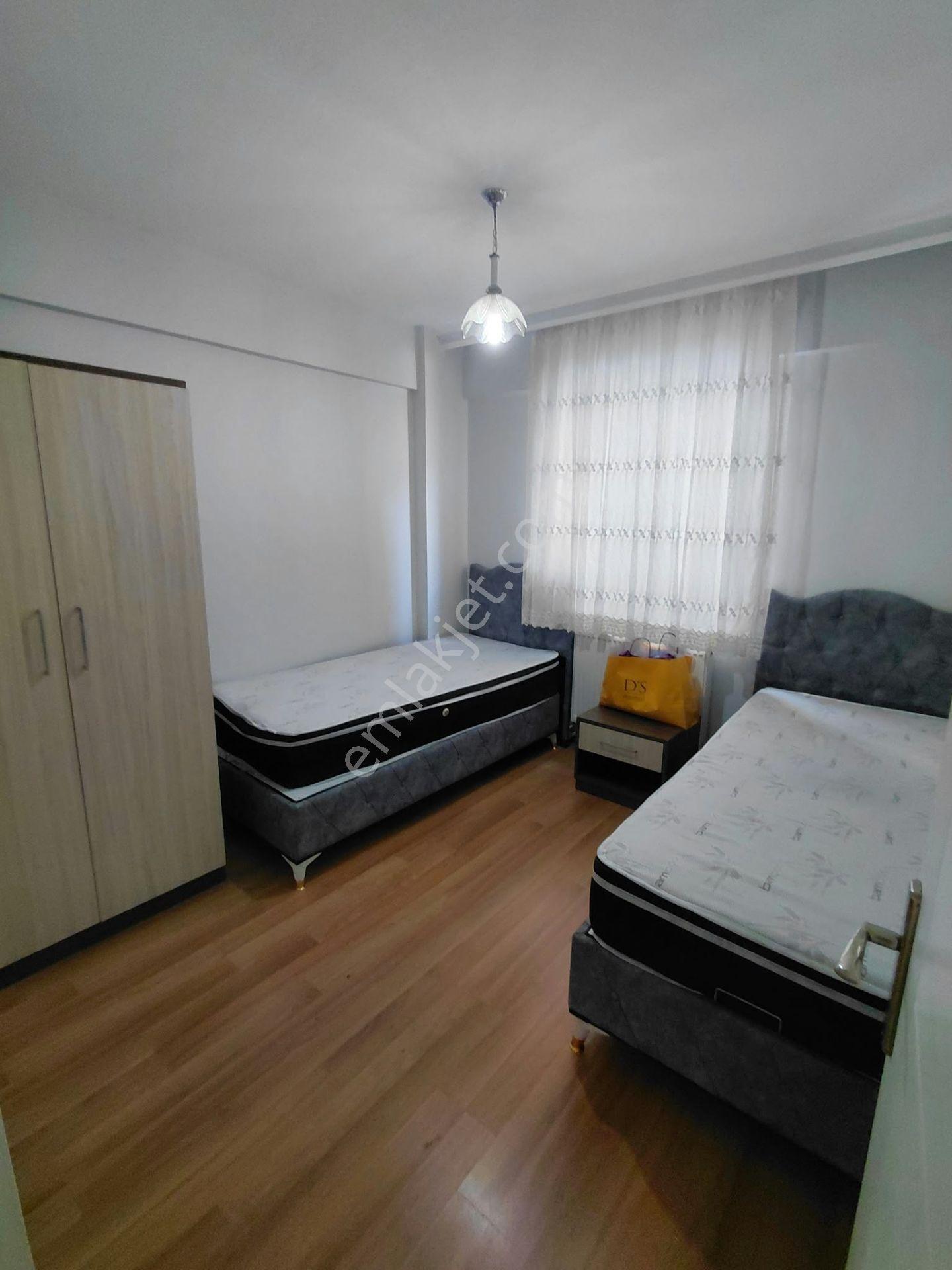 Erenler Mahallesi Balkonlu Geniş 1+1 62 M2 Daire — fotoğraf 11