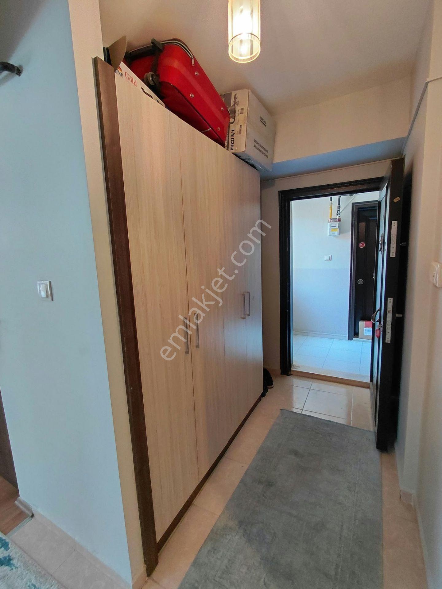 Erenler Mahallesi Balkonlu Geniş 1+1 62 M2 Daire — fotoğraf 13