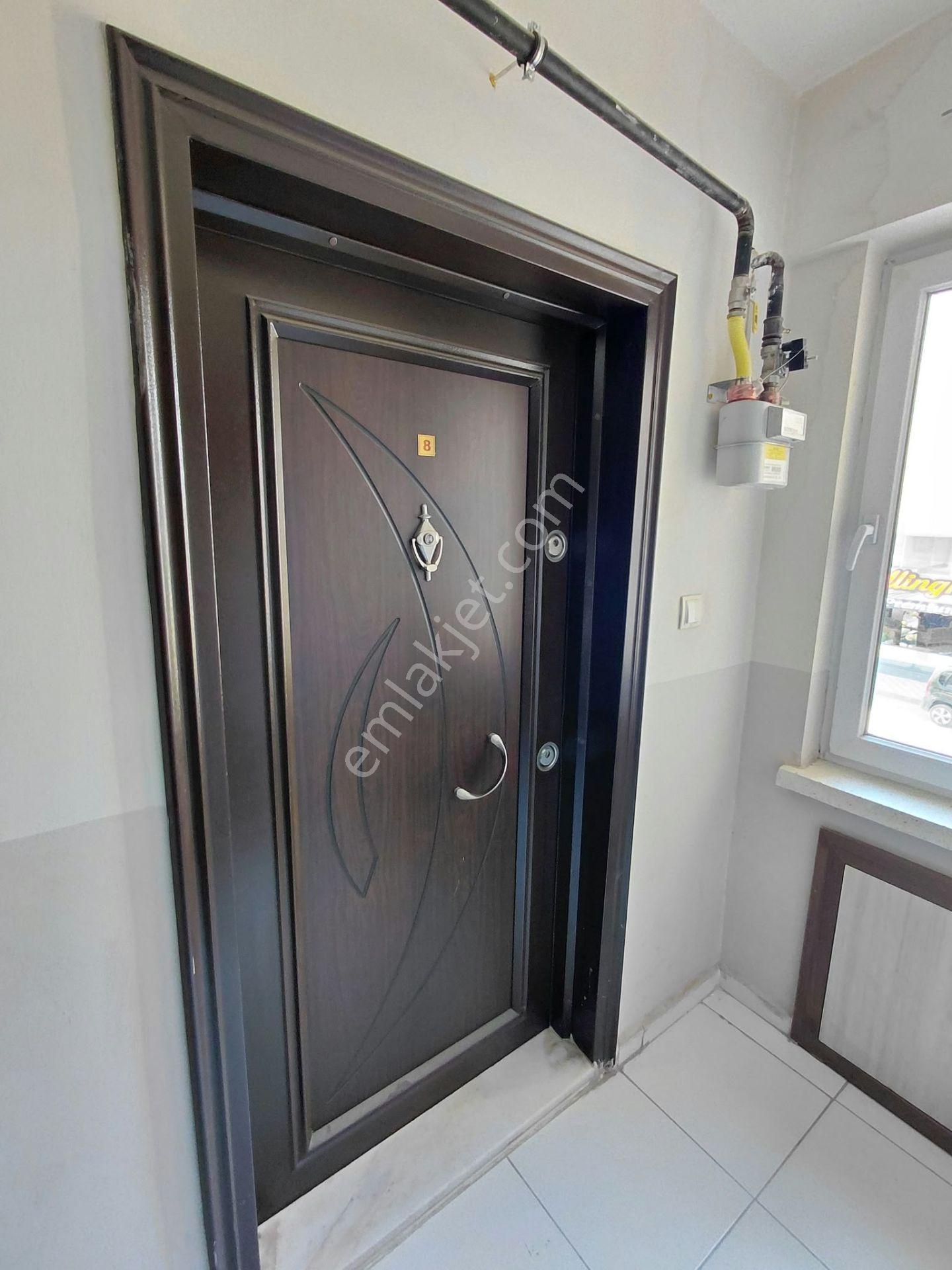 Erenler Mahallesi Balkonlu Geniş 1+1 62 M2 Daire — fotoğraf 16