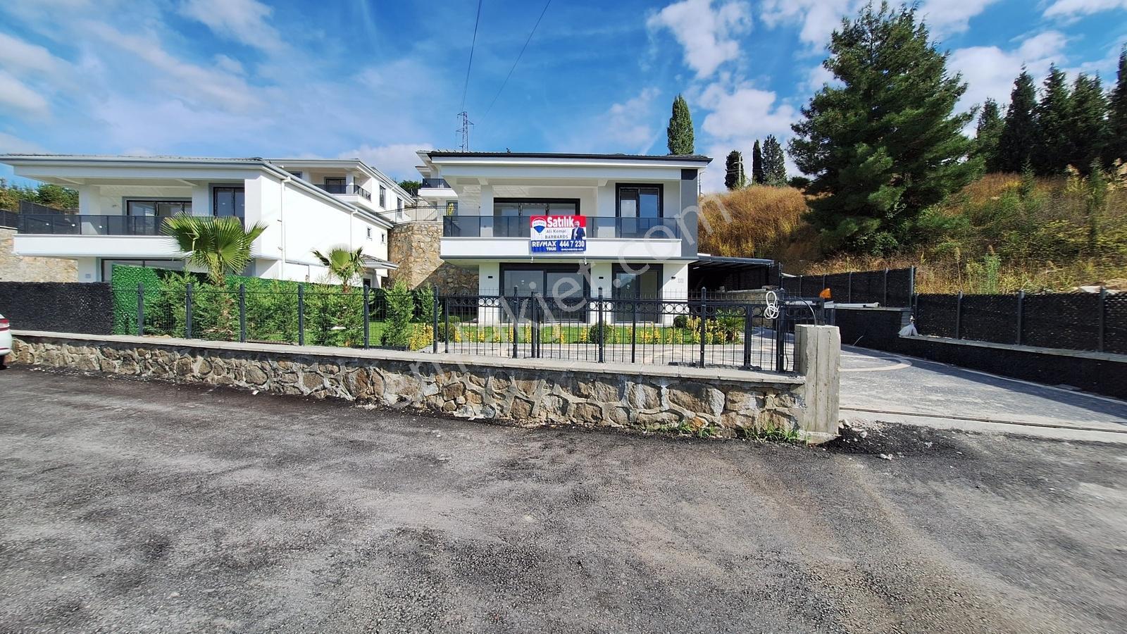 Gölcük Ulaşlı'da Deniz Manzaralı Ultra Lüks Satılık Villa — fotoğraf 3