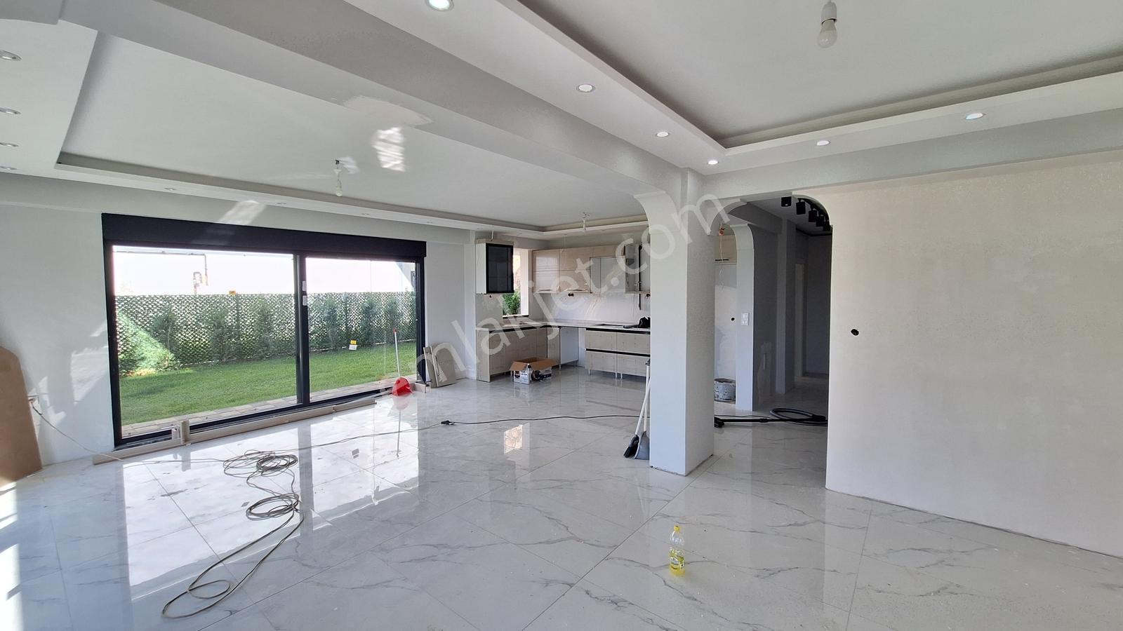 Gölcük Ulaşlı'da Deniz Manzaralı Ultra Lüks Satılık Villa — fotoğraf 18