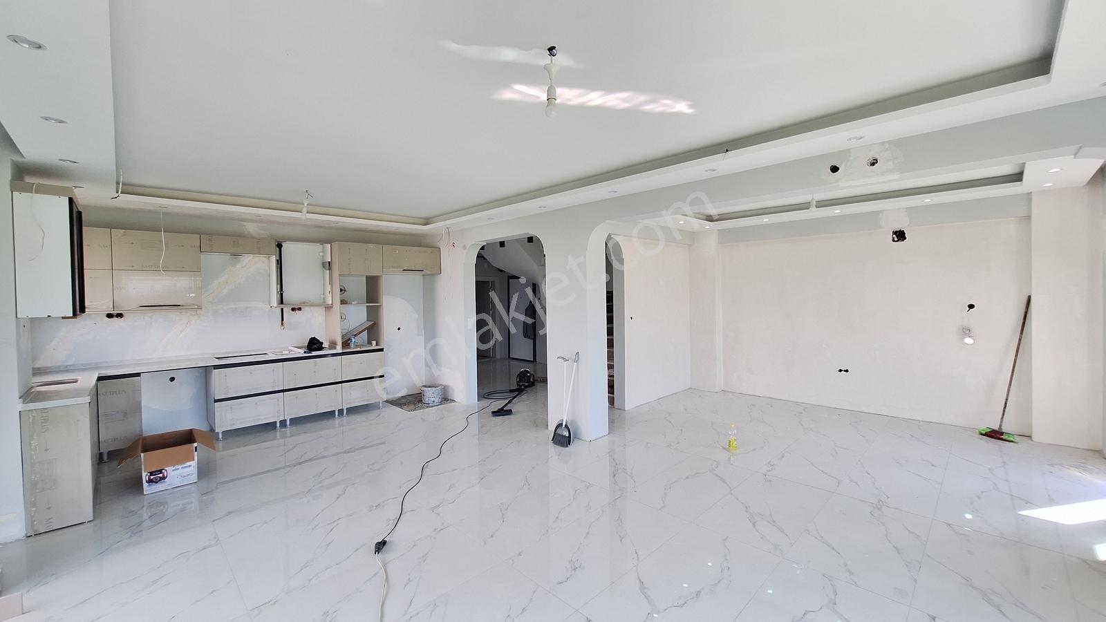 Gölcük Ulaşlı'da Deniz Manzaralı Ultra Lüks Satılık Villa — fotoğraf 19