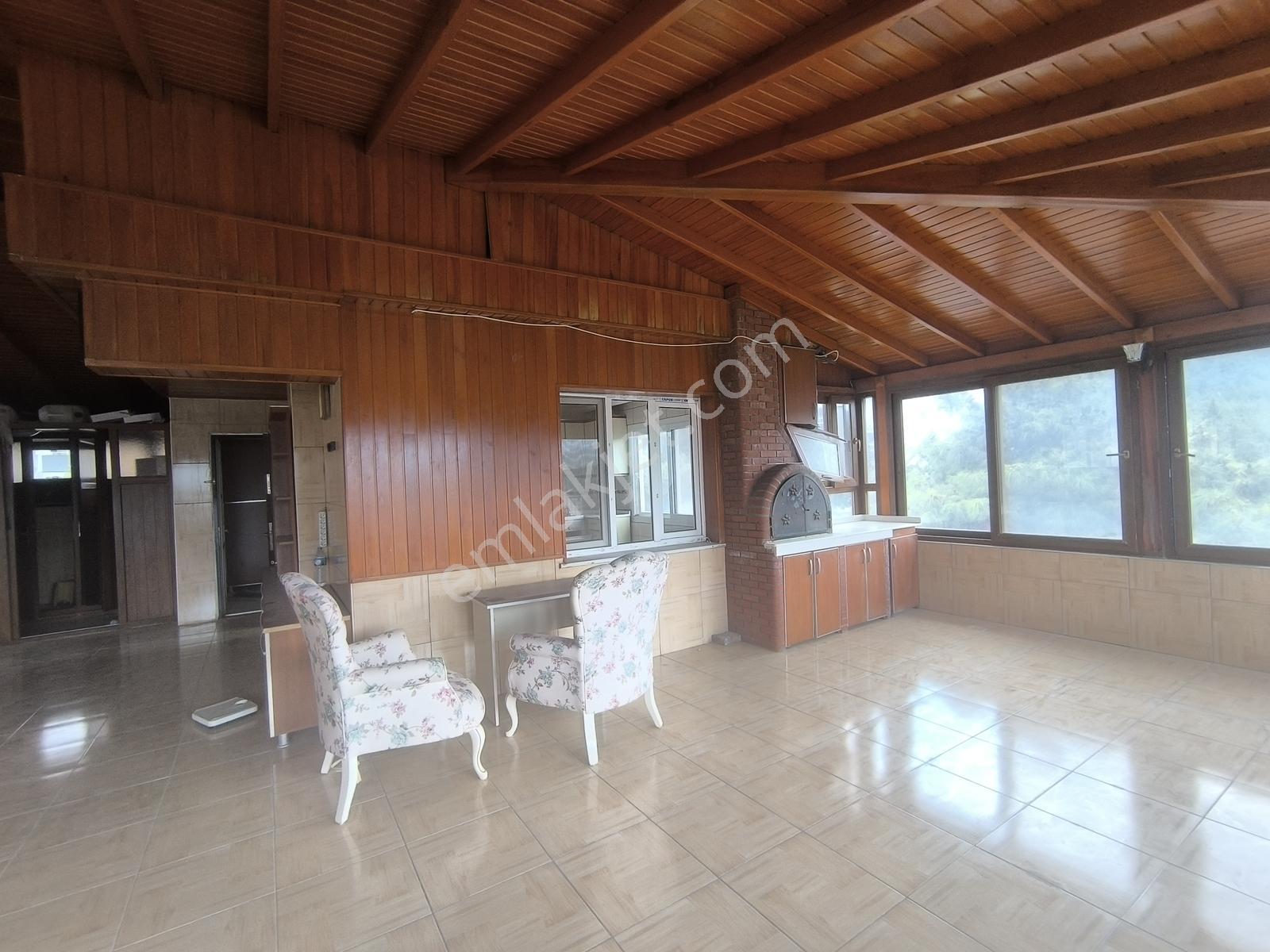 Belen Gedikte Ötüken Sitesi Yanında Satılık 4 Katlı Bina — fotoğraf 2