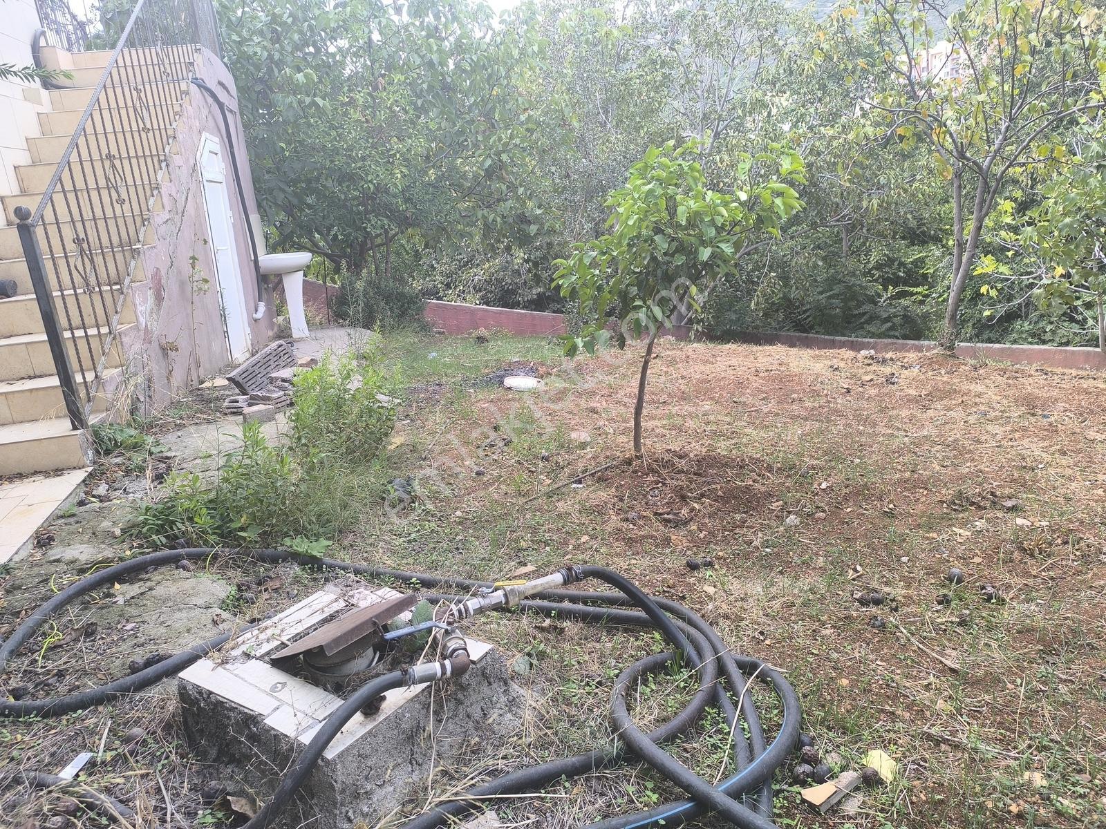 Belen Gedikte Ötüken Sitesi Yanında Satılık 4 Katlı Bina — fotoğraf 16