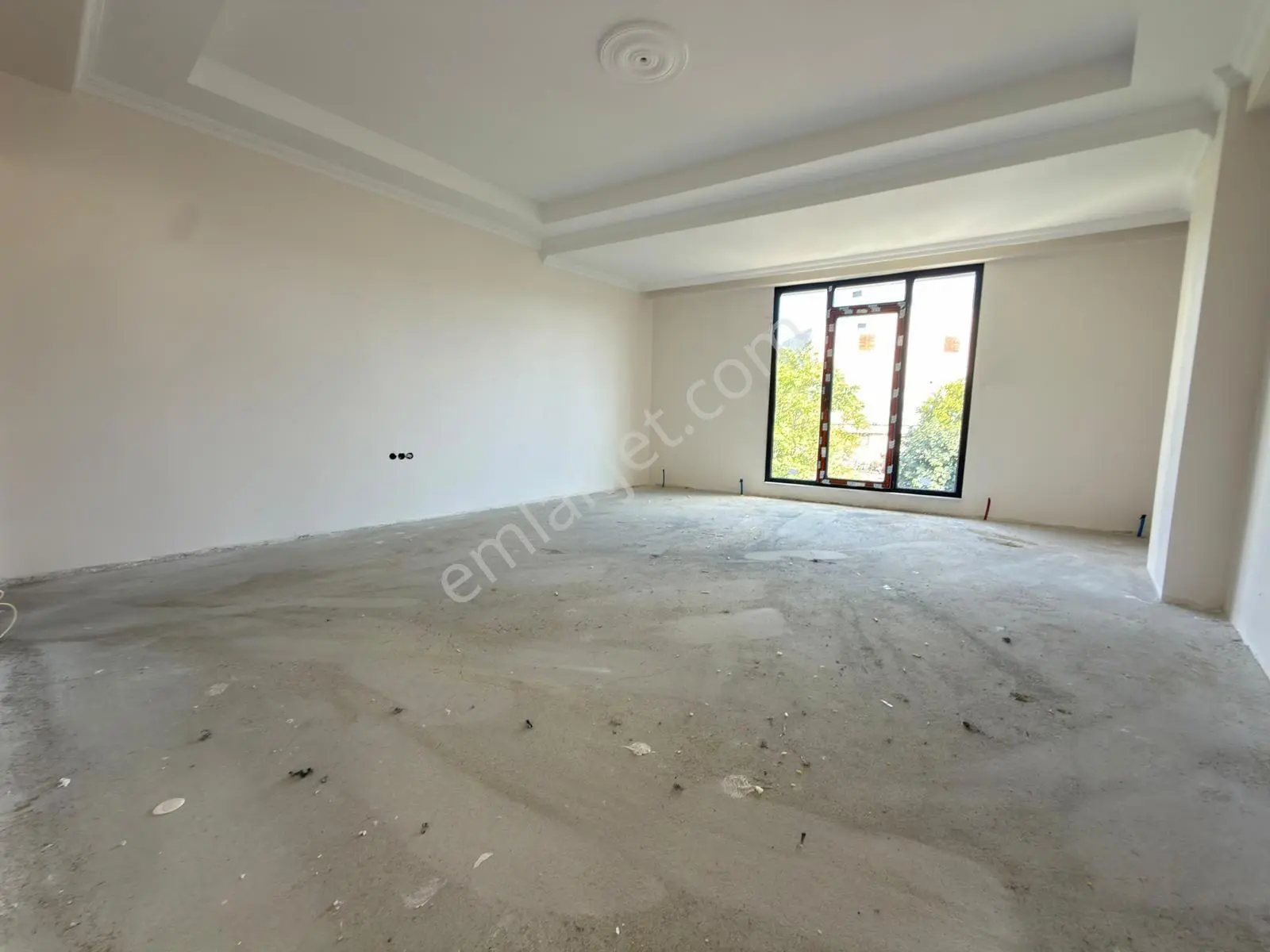 Yusuf Emlak | Söğütlüçeşme'De 2+1 100 M² | 3.Kat | 2 Banyo | Otoparklı | Yeni Bi...