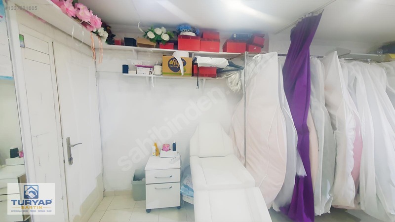 Hamam Sokağında Devren Kiralık 2 Adet Gelinlik Mağazası - Kuaför — fotoğraf 2
