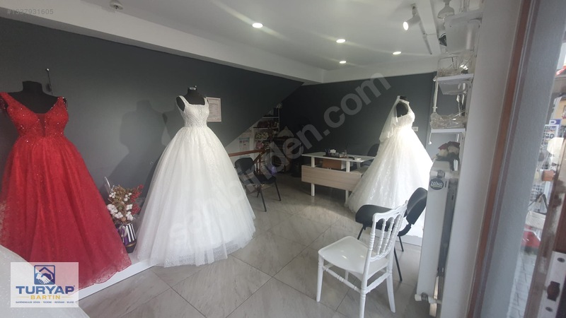 Hamam Sokağında Devren Kiralık 2 Adet Gelinlik Mağazası - Kuaför — fotoğraf 14