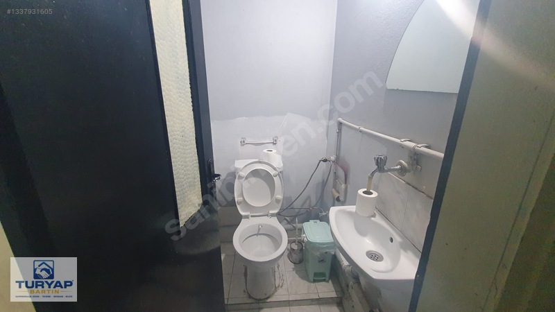Hamam Sokağında Devren Kiralık 2 Adet Gelinlik Mağazası - Kuaför — fotoğraf 23