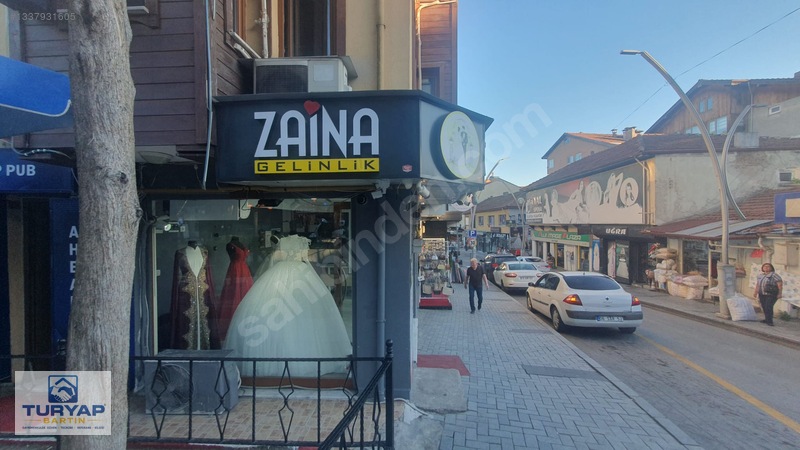 Hamam Sokağında Devren Kiralık 2 Adet Gelinlik Mağazası - Kuaför — fotoğraf 30