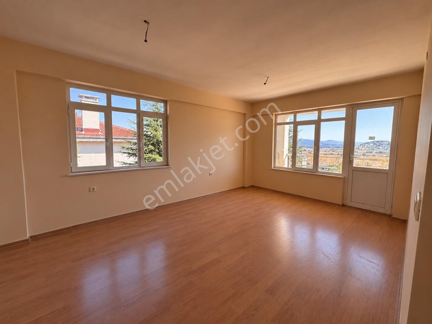 Serbanda 617 M² Arsa Üzerinde 125 M² Net 3+1 Müstakil Villa — fotoğraf 2