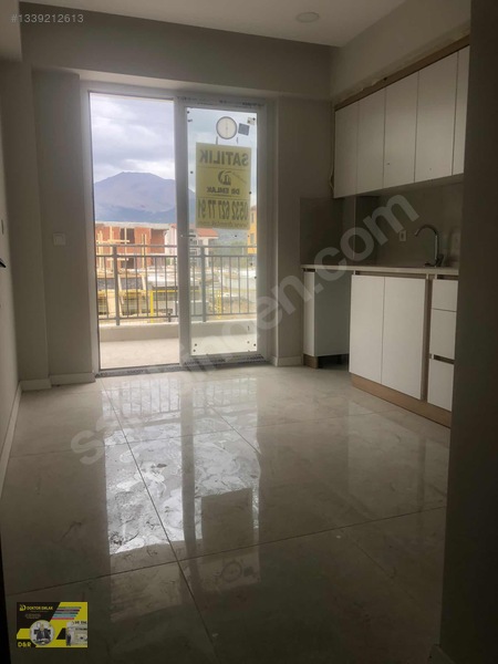 Turuncu Kolleji Arkası 1. Kat 2+1 100m2 Sıfır Lüx Daire — fotoğraf 34