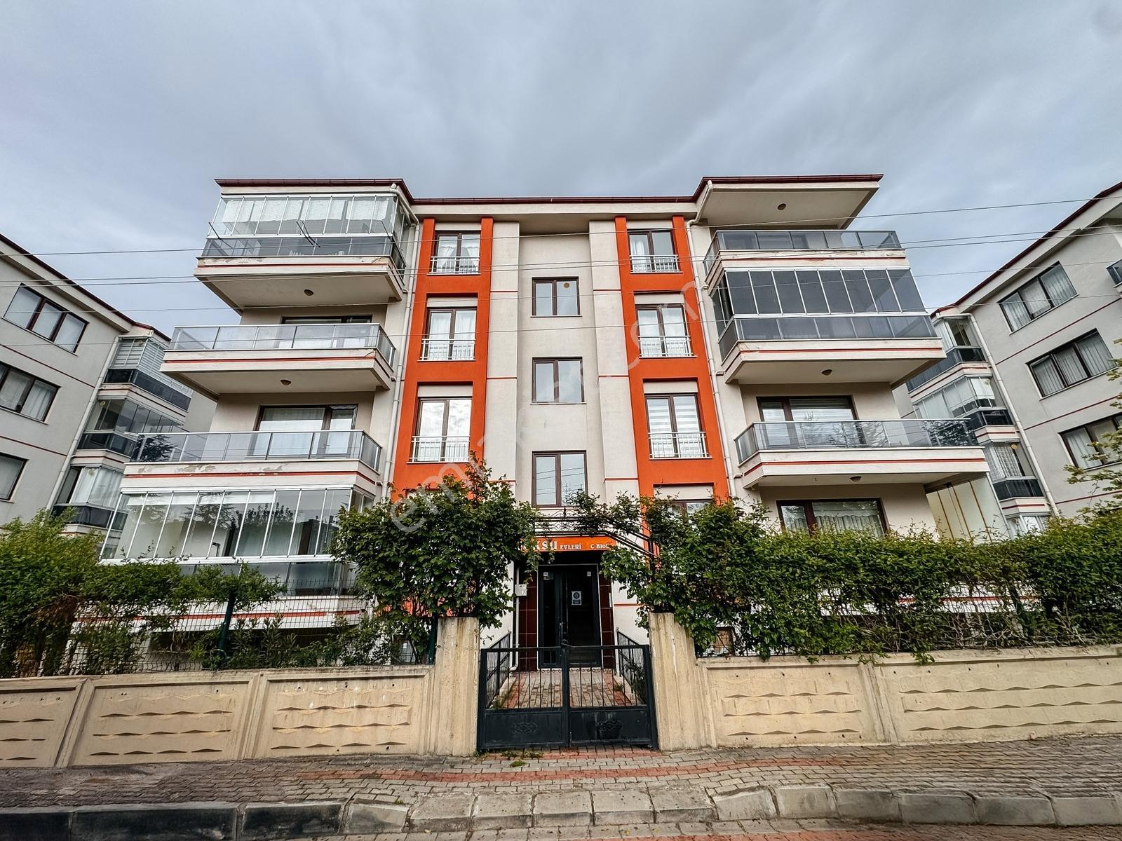 Kanlıca Günsazak Bulvarın'Da | 3+1 (135 M²) | Site İçi Daire