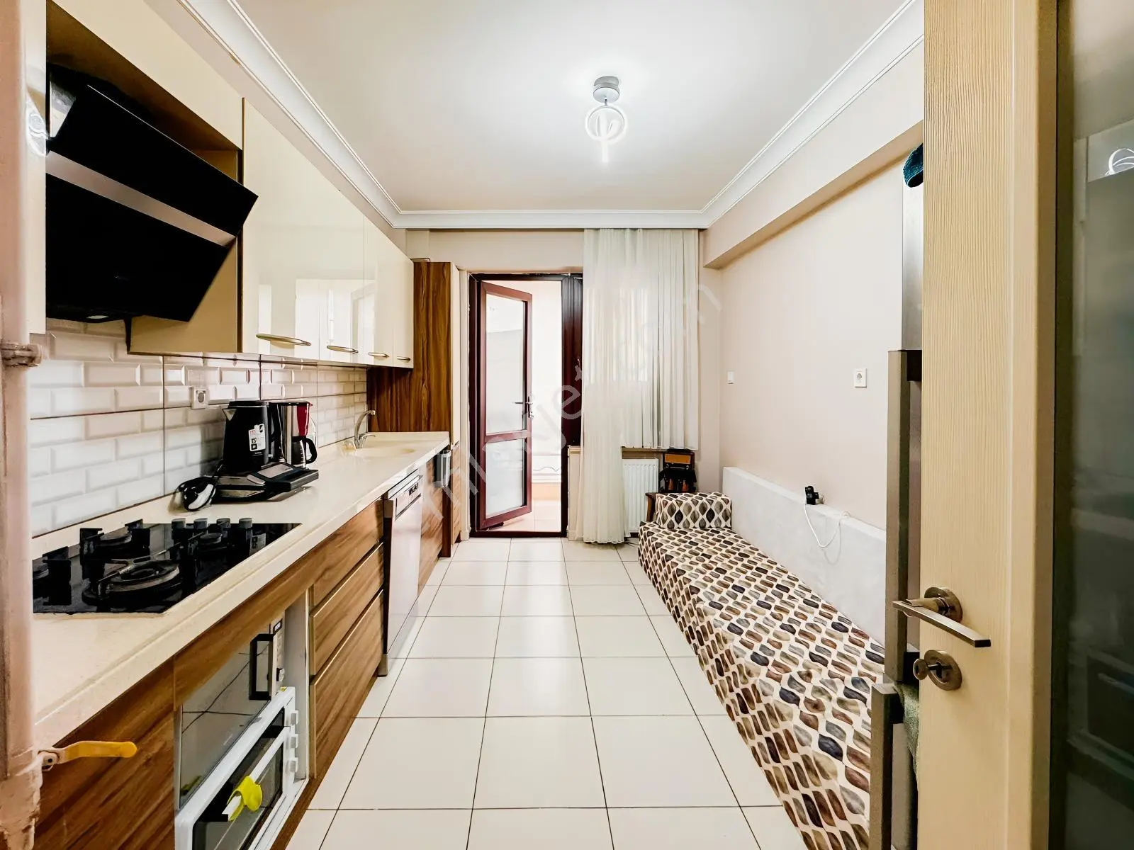 Kanlıca Günsazak Bulvarın'da | 3+1 (135 M²) | Site İçi Daire — fotoğraf 6