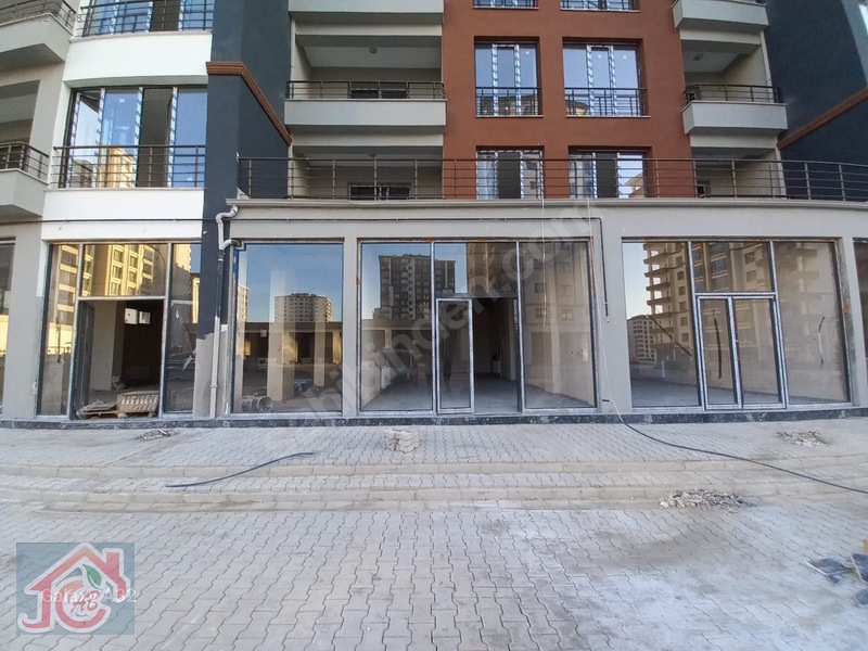 Güven Bul Emlak'tan Güngör Caddesinde Kiralık Dükkan. — fotoğraf 7