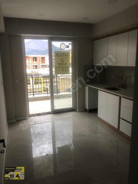 Turuncu Kolleji Arkası 3. Kat 2+1 100m2 Sıfır Lüx Daire — fotoğraf 5
