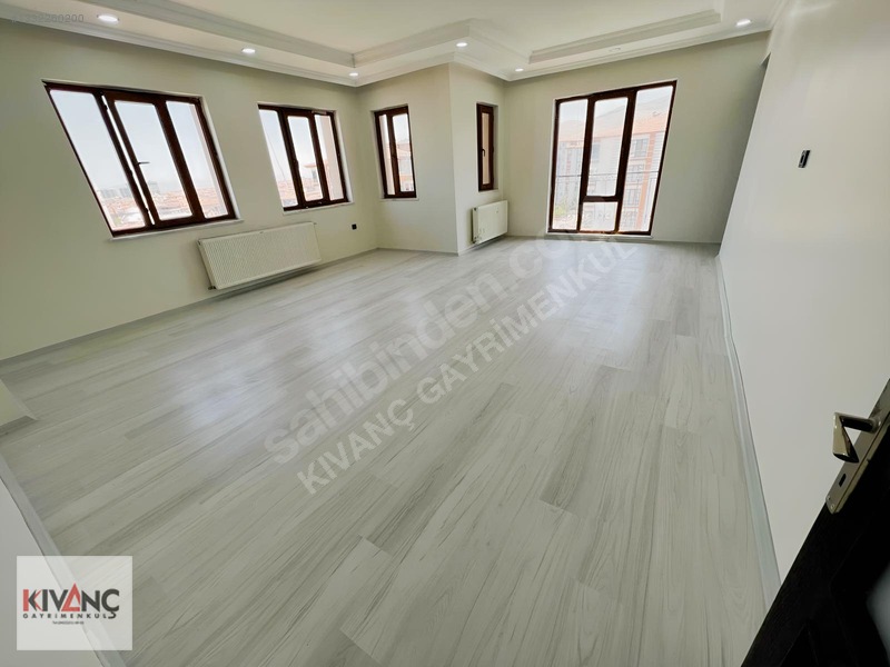 Kıvanç Gayrimenkul'Den Fahri Kayahanda Kiralık 3+1 Daire