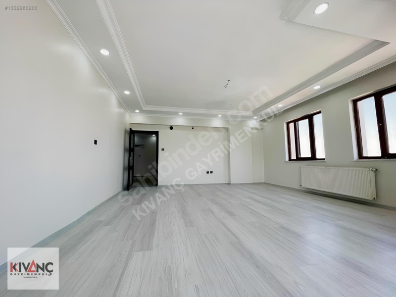 Kıvanç Gayrimenkul'den Fahri Kayahanda Kiralık 3+1 Daire — fotoğraf 3