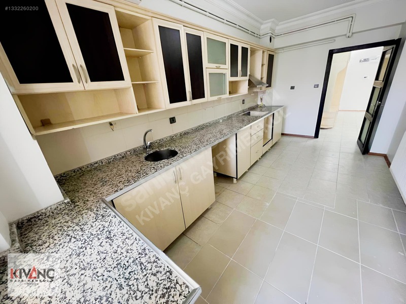 Kıvanç Gayrimenkul'den Fahri Kayahanda Kiralık 3+1 Daire — fotoğraf 8