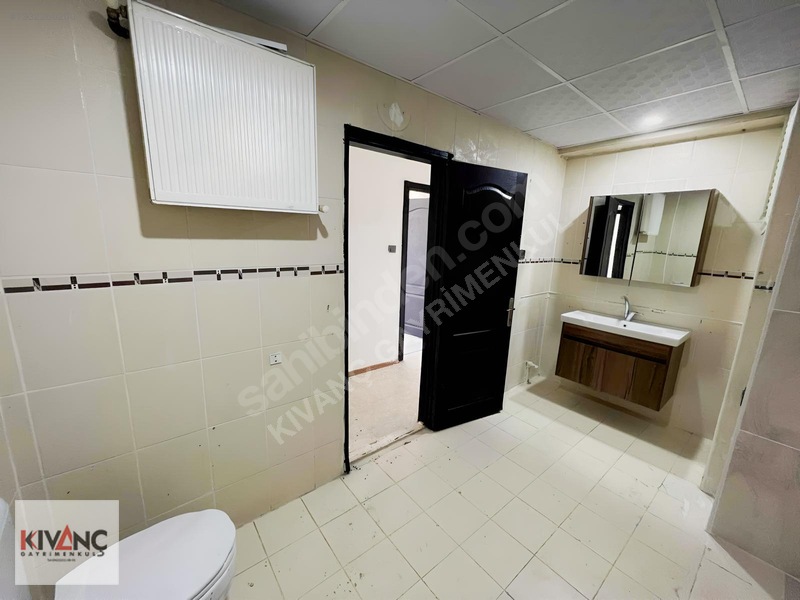 Kıvanç Gayrimenkul'den Fahri Kayahanda Kiralık 3+1 Daire — fotoğraf 16