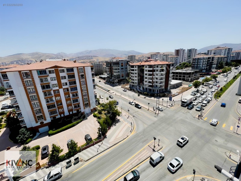 Kıvanç Gayrimenkul'den Fahri Kayahanda Kiralık 3+1 Daire — fotoğraf 18