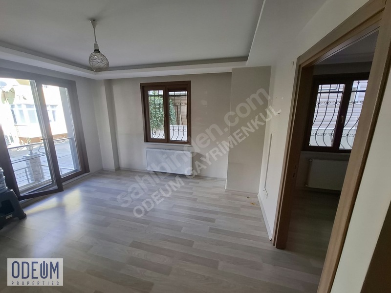 Odeum Gayrimenkul Kayışdağı Mah'de 1+1 Kiralık Ters Dubleks — fotoğraf 8