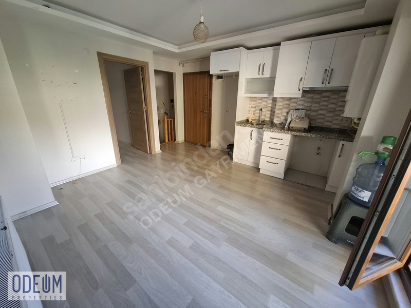Odeum Gayrimenkul Kayışdağı Mah'de 1+1 Kiralık Ters Dubleks — fotoğraf 18