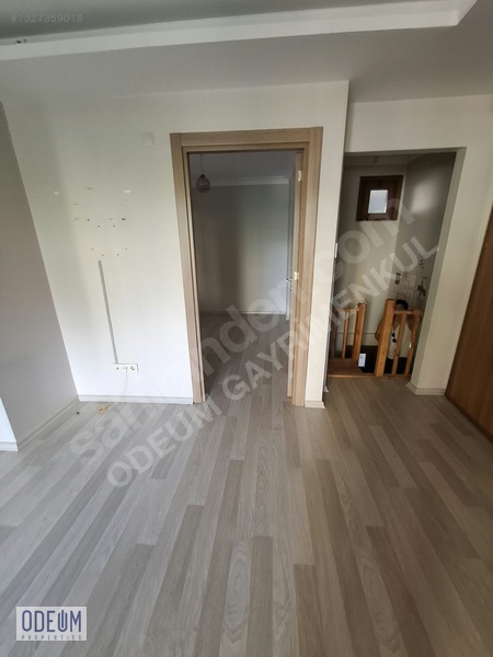 Odeum Gayrimenkul Kayışdağı Mah'de 1+1 Kiralık Ters Dubleks — fotoğraf 23