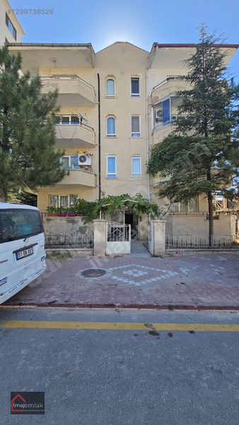Niğde Merkez 3+1 130M² 3 Cepheli Kuru Zeminli Daire