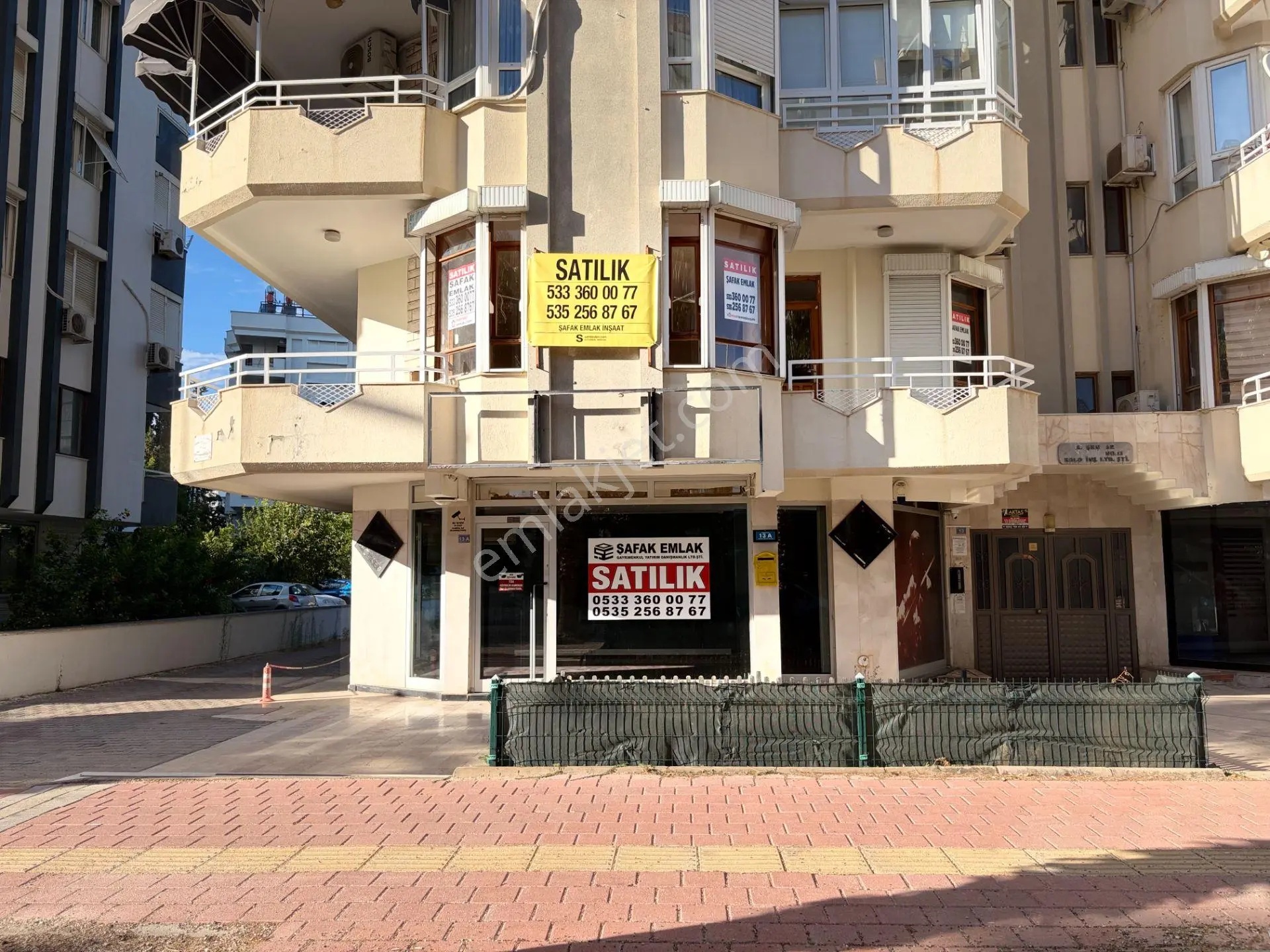 Şafak Emlak Satılık Daire Portakal Çiçeği Cadde Üzeri 3+1 155 M2 1.Kat