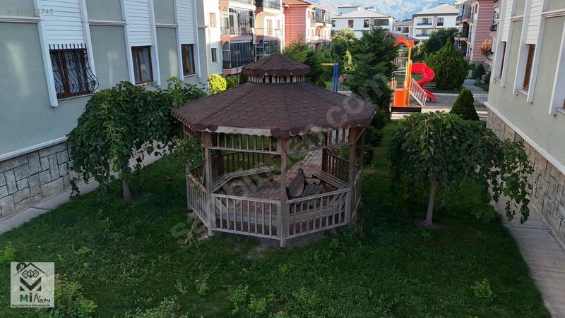 Mia874 Gayrimenkul Güvencesiyle Demirken Sitesi 3+1 — fotoğraf 2