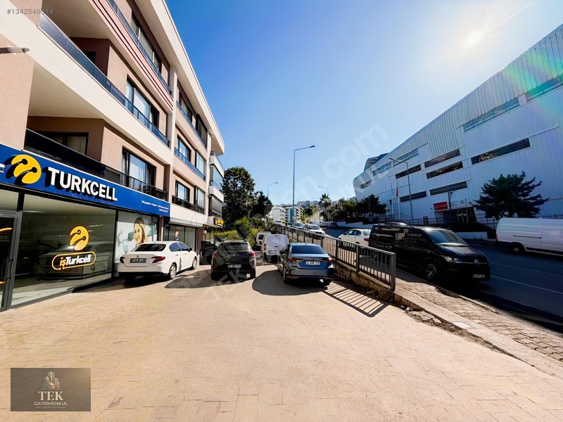 Pelitlide Kiralık Geniş Dükkan