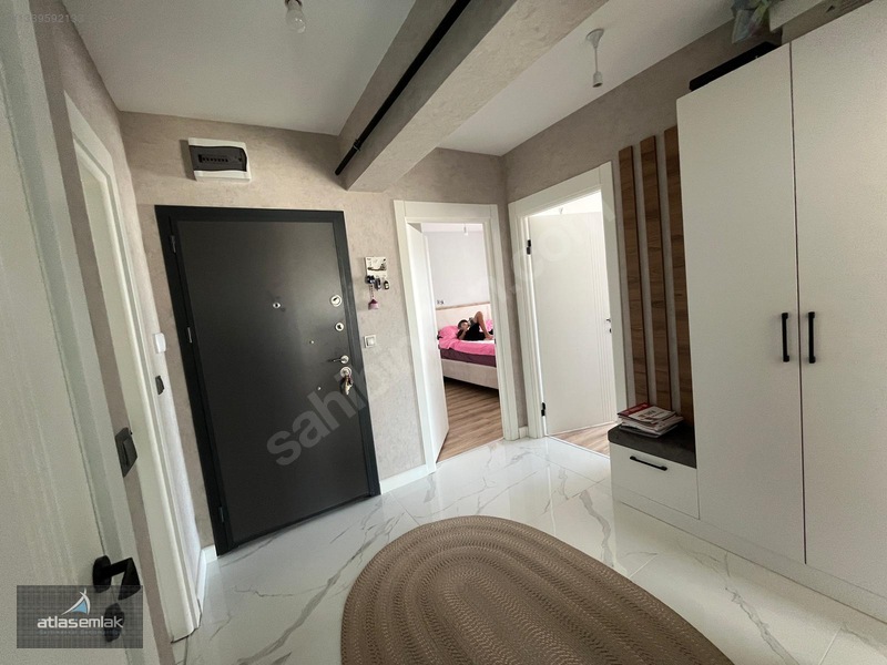 Atlas'tan Zafertepe'de (güney Cephe-cadde Üstü) Kiralık 2+1 — fotoğraf 5