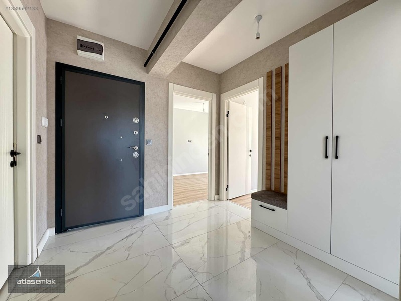 Atlas'tan Zafertepe'de (güney Cephe-cadde Üstü) Kiralık 2+1 — fotoğraf 6
