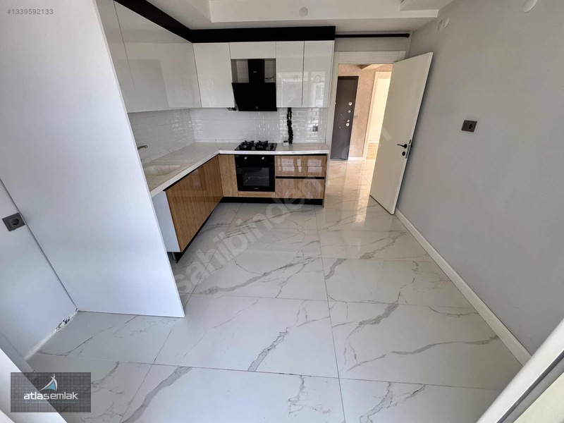 Atlas'tan Zafertepe'de (güney Cephe-cadde Üstü) Kiralık 2+1 — fotoğraf 10