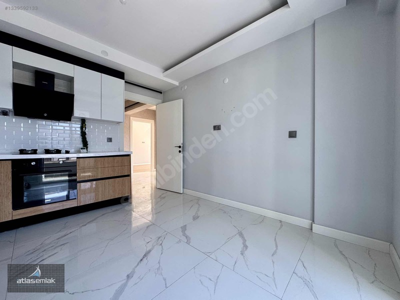 Atlas'tan Zafertepe'de (güney Cephe-cadde Üstü) Kiralık 2+1 — fotoğraf 15