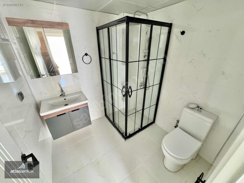 Atlas'tan Zafertepe'de (güney Cephe-cadde Üstü) Kiralık 2+1 — fotoğraf 33