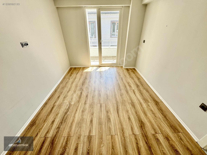 Atlas'tan Zafertepe'de (güney Cephe-cadde Üstü) Kiralık 2+1 — fotoğraf 37
