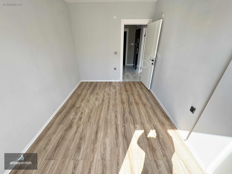 Atlas'tan Zafertepe'de (güney Cephe-cadde Üstü) Kiralık 2+1 — fotoğraf 38