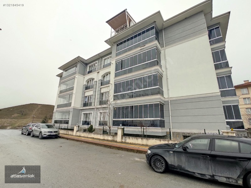 Atlas Emlak'Tan Sporkent'Te (Ara Kat-Site İçi) Satılık 3+1 Daire
