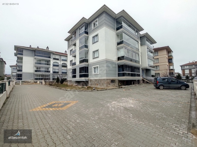 Atlas Emlak'tan Sporkent'te (ara Kat-site İçi) Satılık 3+1 Daire — fotoğraf 4