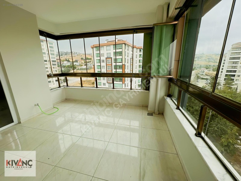 Kıvanç Gayrimenkul'den Tecde De Kiralık 3+1 Daire — fotoğraf 3
