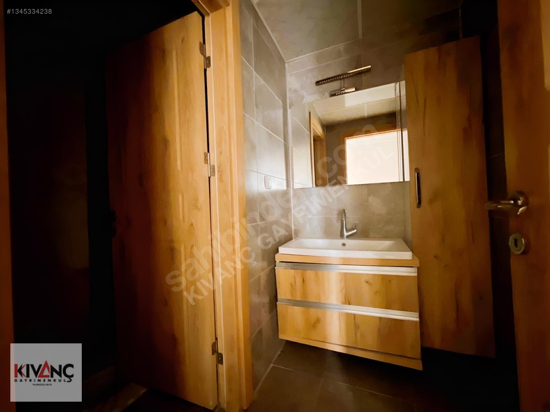 Kıvanç Gayrimenkul'den Tecde De Kiralık 3+1 Daire — fotoğraf 7