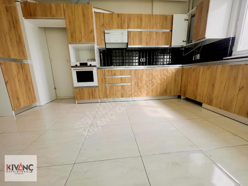 Kıvanç Gayrimenkul'den Tecde De Kiralık 3+1 Daire — fotoğraf 15