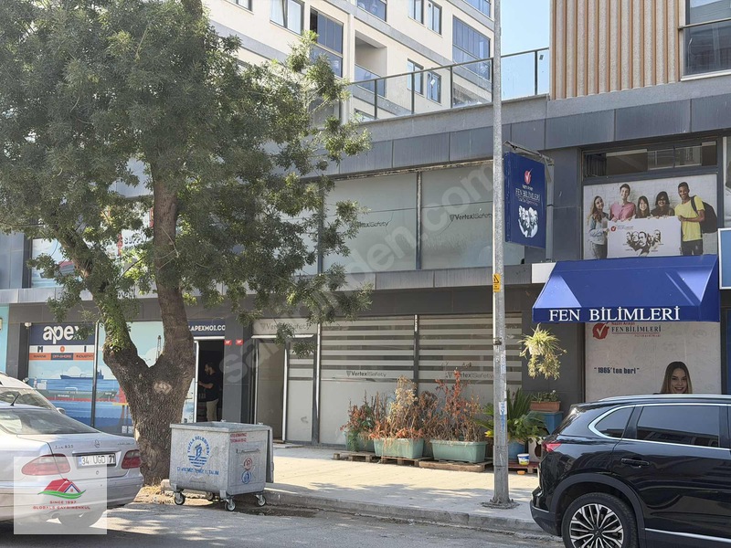 Tuzla/istasyon Cd. Üzerinde Dükkan&mağaza — fotoğraf 3