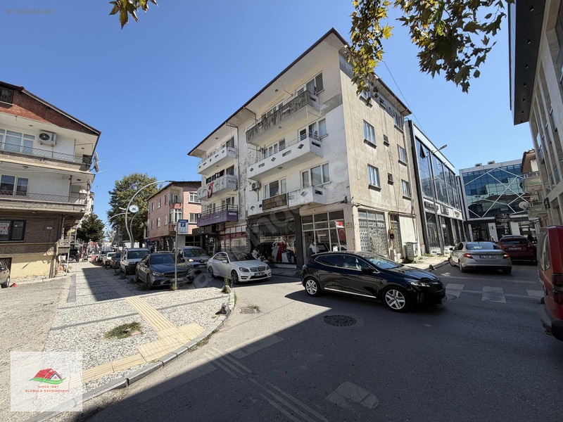 Globalsden Çark Caddesi Arkasında Merkezde Satılık 3+1 Daire — fotoğraf 2