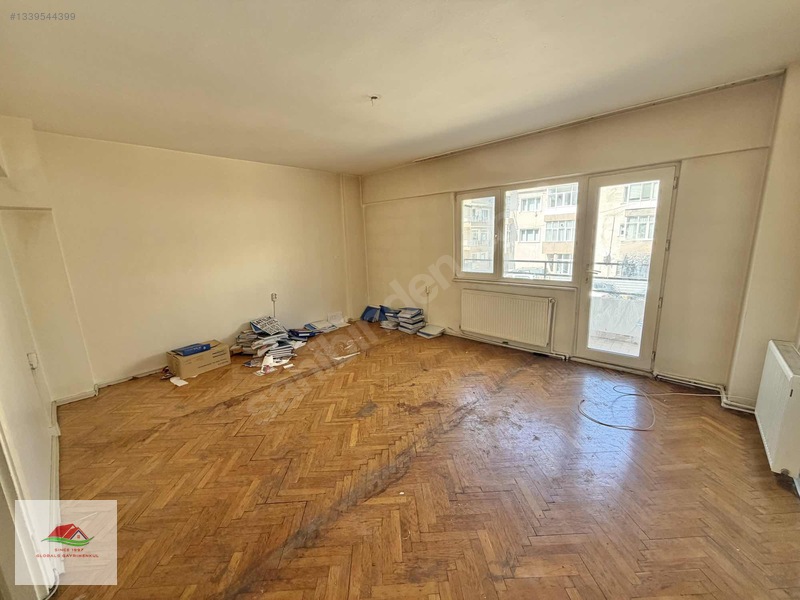 Globalsden Çark Caddesi Arkasında Merkezde Satılık 3+1 Daire — fotoğraf 9