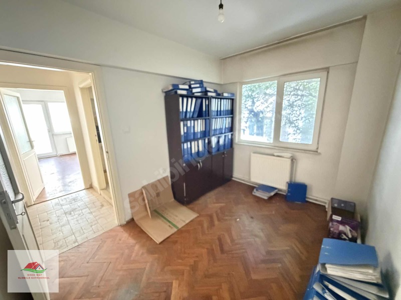 Globalsden Çark Caddesi Arkasında Merkezde Satılık 3+1 Daire — fotoğraf 17