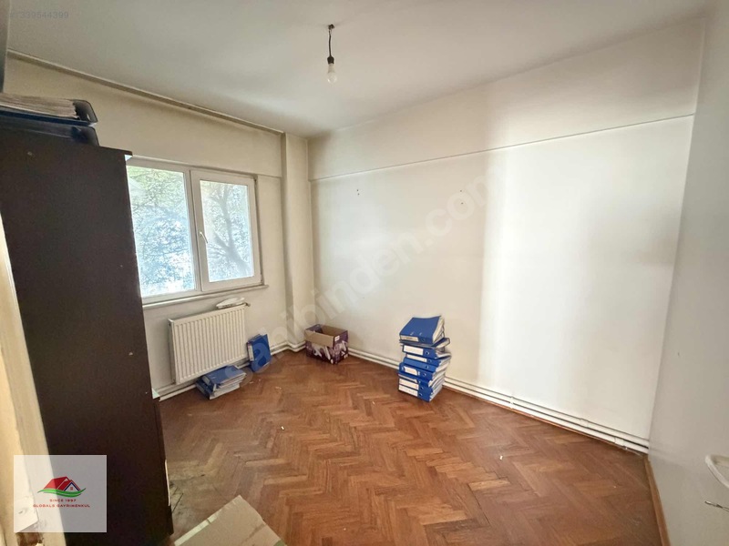Globalsden Çark Caddesi Arkasında Merkezde Satılık 3+1 Daire — fotoğraf 18