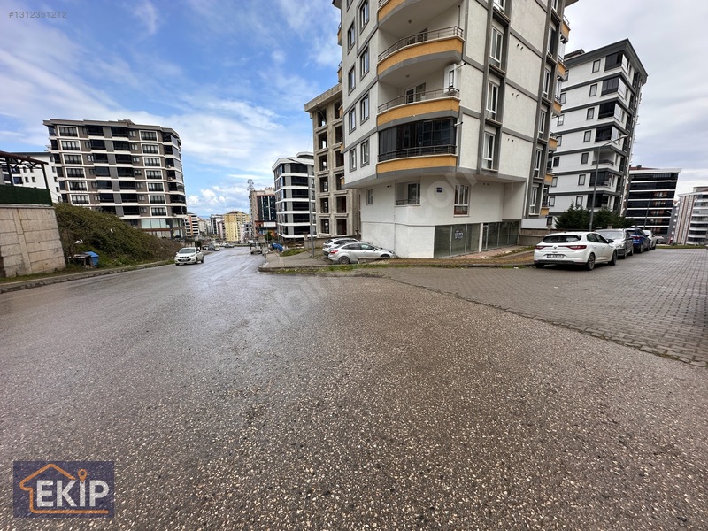 Ekin Emlak; Cadde Üzeri Köşe Konumlu Bahçeli Kiralık Dükkan — fotoğraf 4